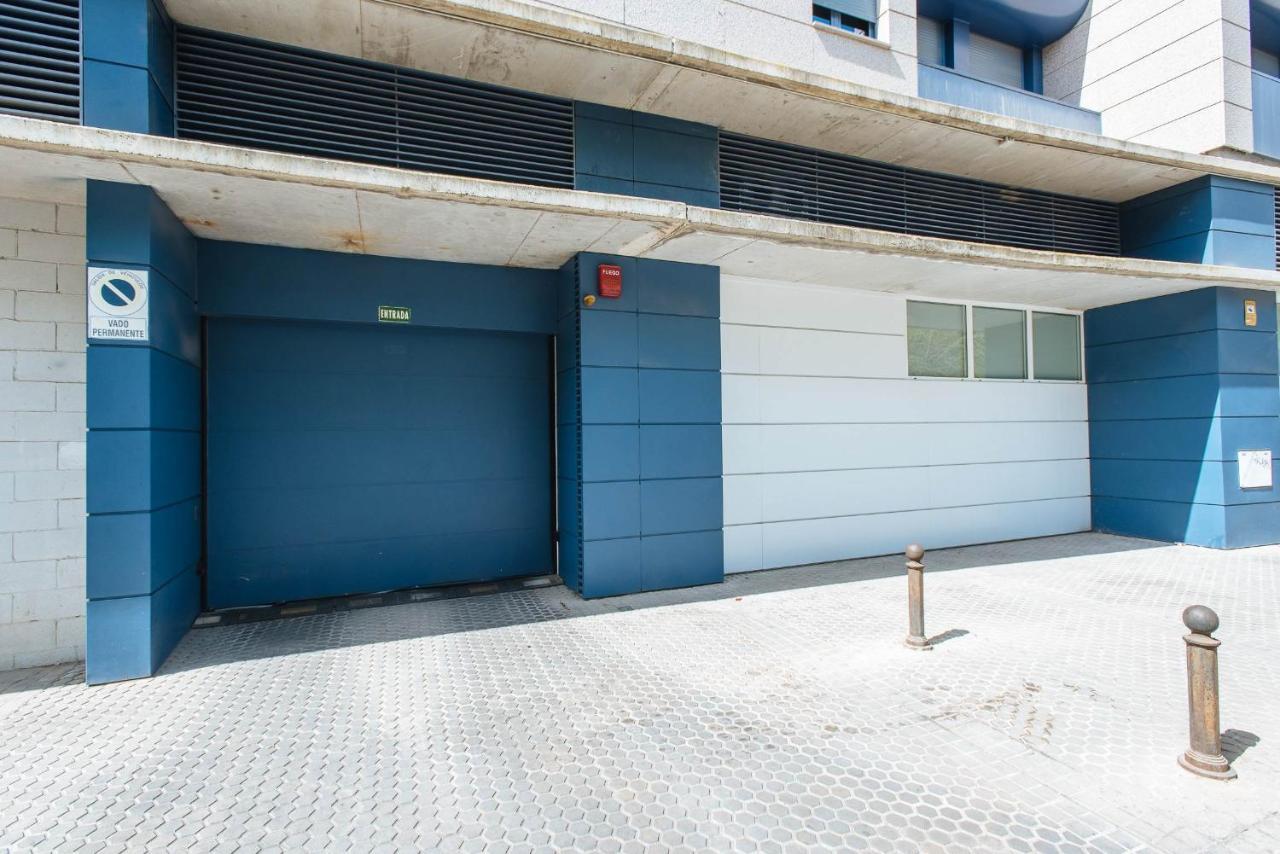 Puerta Del Principe - Free Parking, Seville
